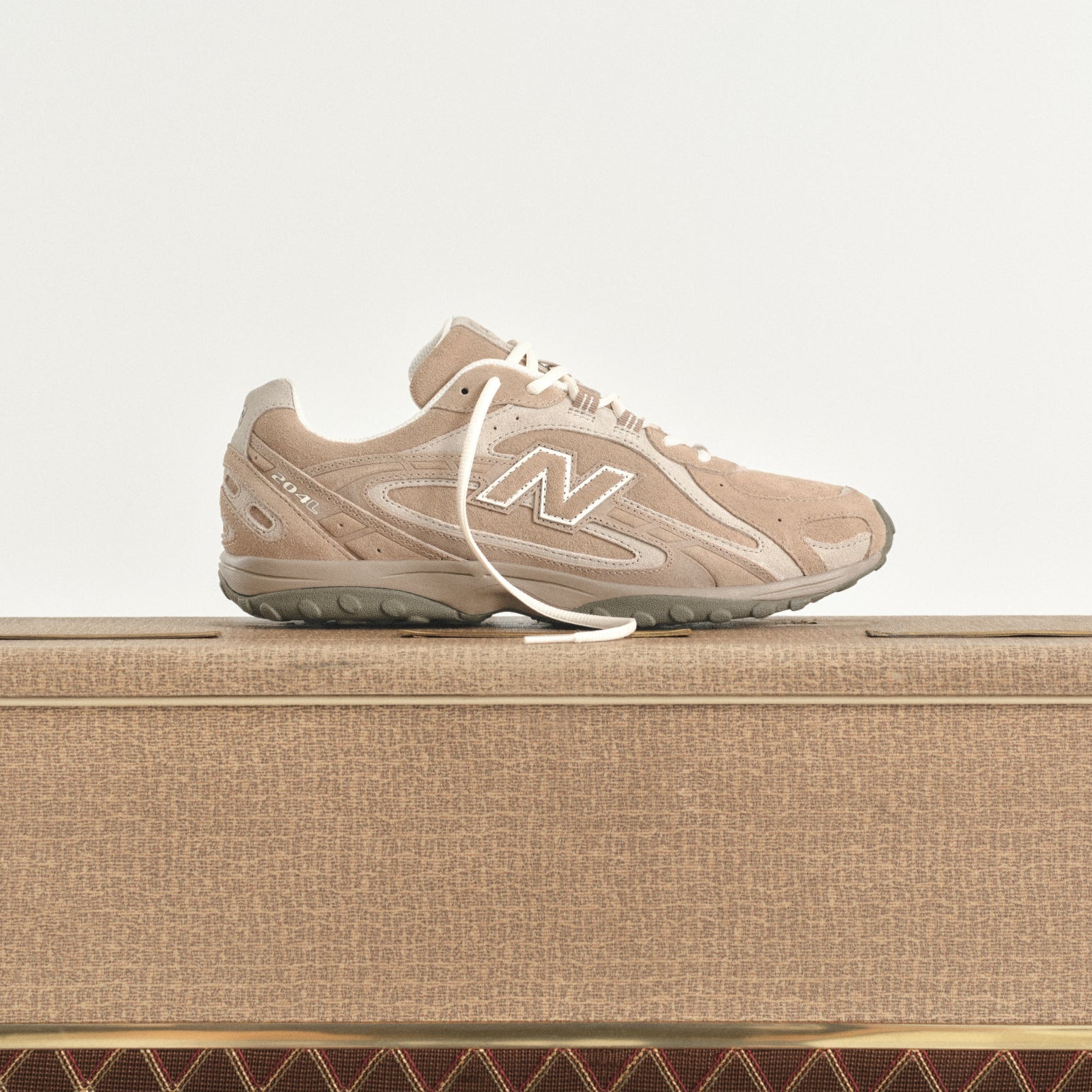 5 รองเท้าสีน้ำตาลรุ่นฮิตที่คุ้มค่าแก่การลงทุน!