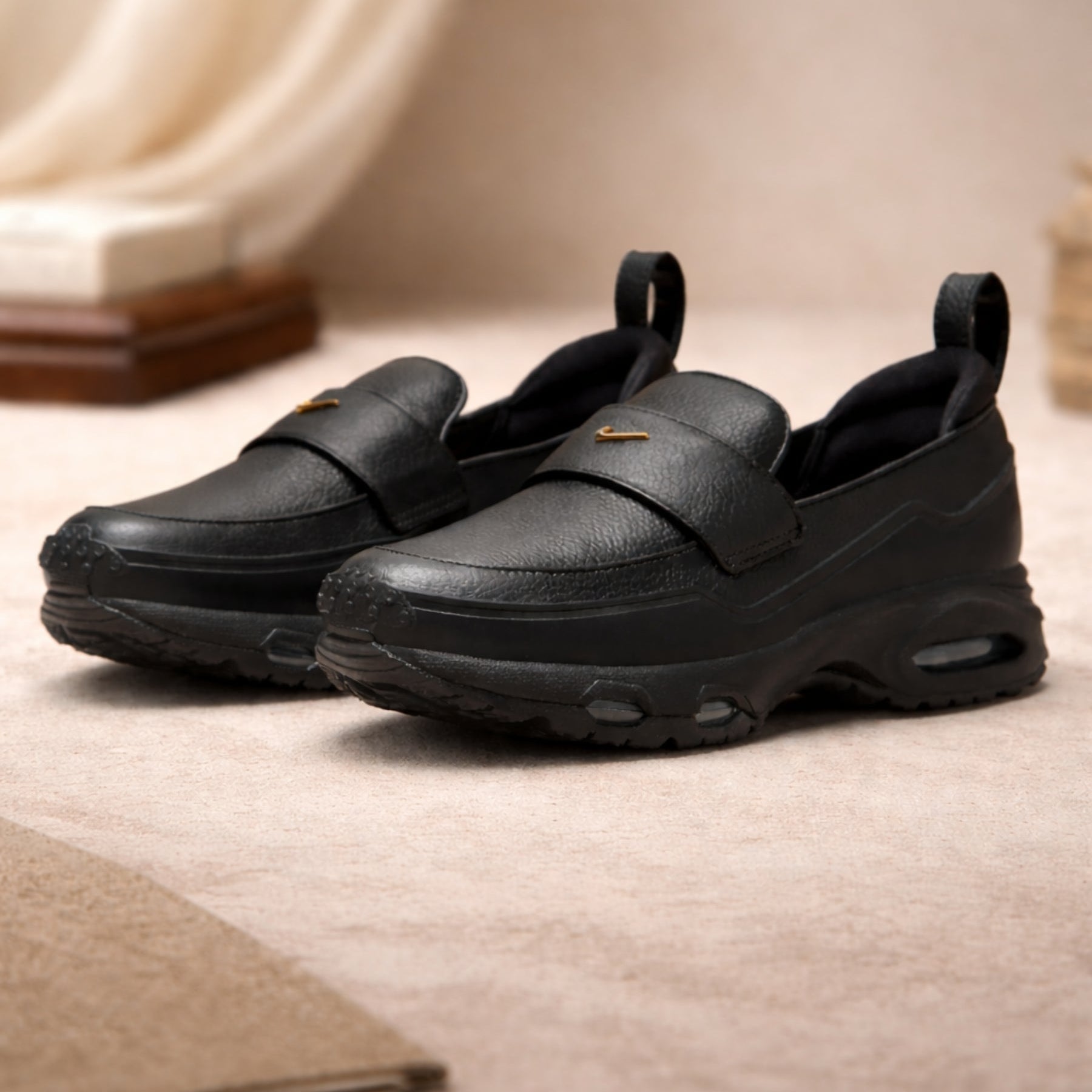 รองเท้าไฮบริดกำลังมา! เทรนด์ฮอตที่น่าจับตามองในปี 2026