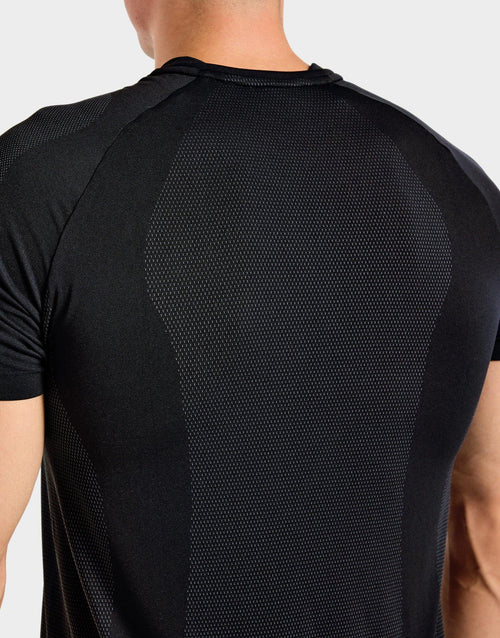 เสื้อยืดผู้ชาย Attain