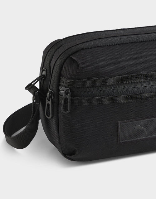 กระเป๋า ESSENTIALS Crossbody (2L)