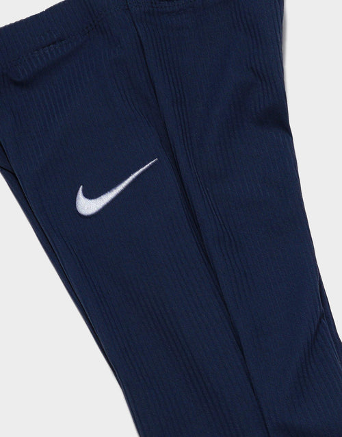 ชุดเซ็ตเด็กวัยหัดเดิน Swoosh On Point