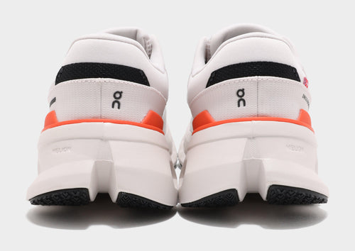 รองเท้าผู้หญิง Cloudrunner 2