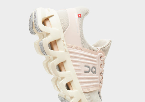 รองเท้าผู้หญิง Cloudswift 4