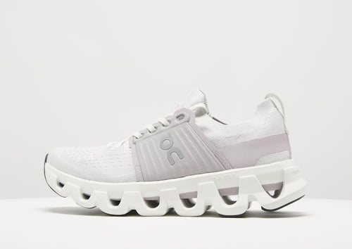 รองเท้าผู้หญิง Cloudswift 4