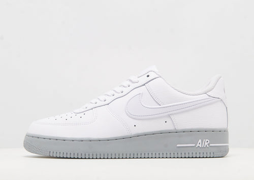 รองเท้าผู้ชาย Air Force 1 '07