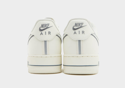 รองเท้าผู้ชาย Air Force 1 ’07