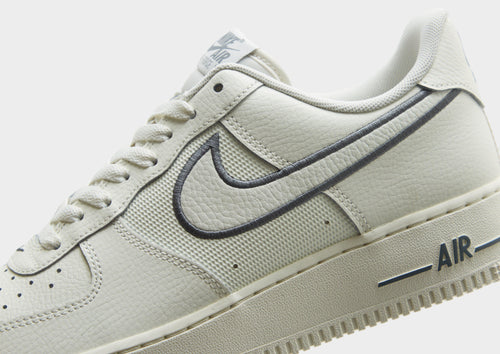 รองเท้าผู้ชาย Air Force 1 ’07