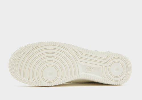 รองเท้าผู้ชาย Air Force 1 ’07