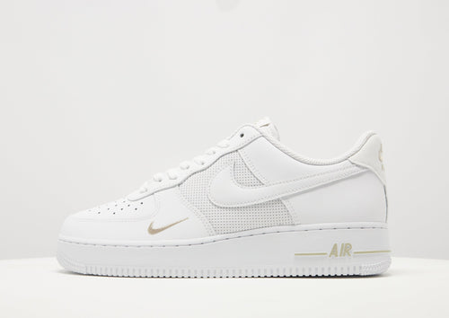 รองเท้าผู้ชาย Air Force 1 '07 LV8