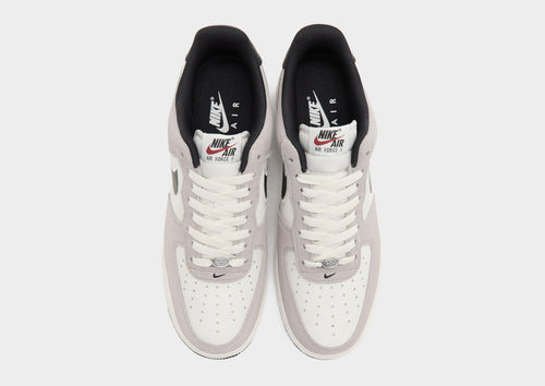 รองเท้าผู้ชาย Air Force 1 '07 LV8