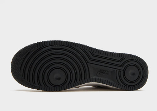 รองเท้าผู้ชาย Air Force 1 '07 LV8