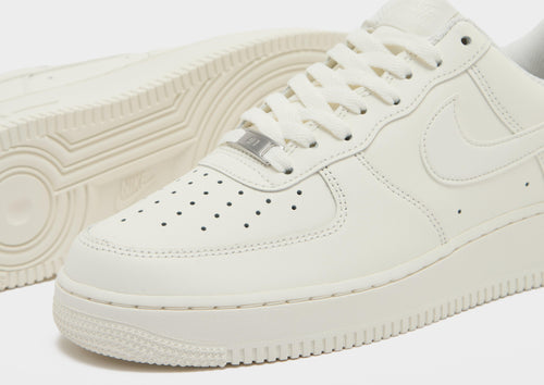 รองเท้าผู้ชาย Air Force 1 '07