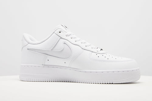 รองเท้าผู้ชาย Air Force 1 '07 LV8