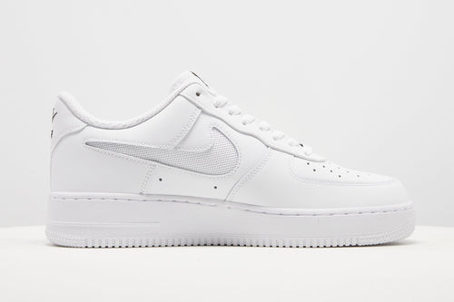 รองเท้าผู้ชาย Air Force 1 '07 LV8