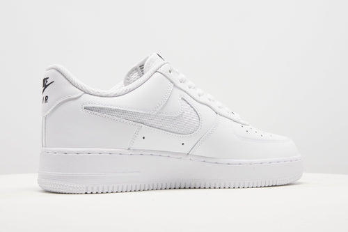 รองเท้าผู้ชาย Air Force 1 '07 LV8