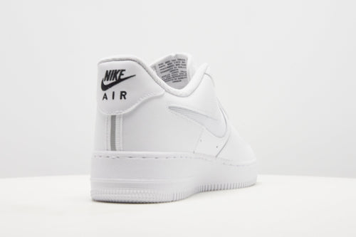 รองเท้าผู้ชาย Air Force 1 '07 LV8