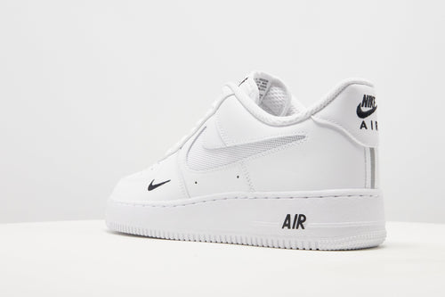 รองเท้าผู้ชาย Air Force 1 '07 LV8