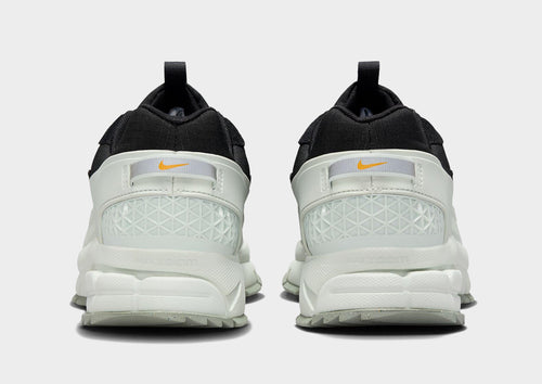 รองเท้าผู้ชาย Zoom Vomero Roam