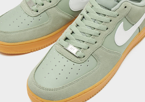 รองเท้าผู้ชาย Air Force 1 '07 LV8