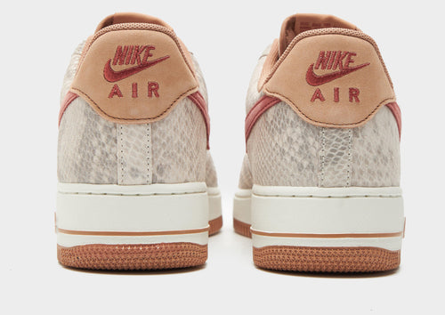 รองเท้าผู้ชาย Air Force 1 '07 LV8