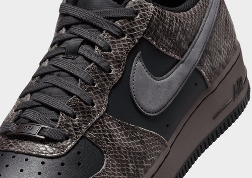 รองเท้าผู้ชาย Air Force 1 '07 LV8