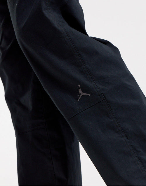 กางเกงขายาวผู้ชาย Essentials Woven
