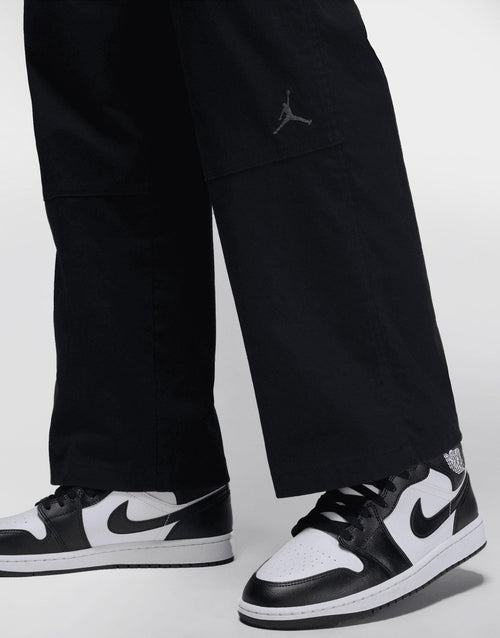 กางเกงขายาวผู้ชาย Essentials Woven