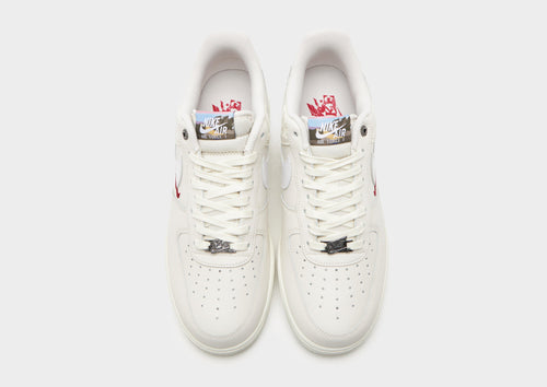 รองเท้าผู้ชาย Air Force 1 '07 SE LNY