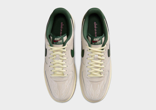 รองเท้าผู้ชาย Air Force 1 '07 LV8