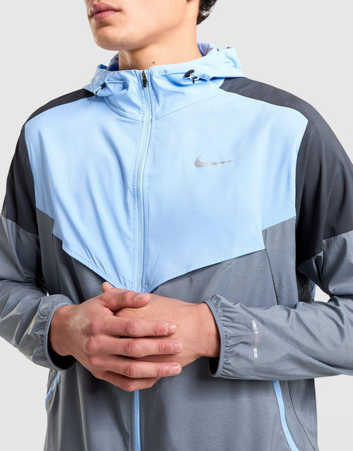 เสื้อแขนยาวผู้ชาย Impossibly Light Windrunner