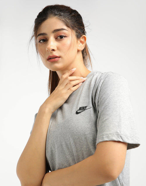 เสื้อยืดผู้ชาย Sportswear Club