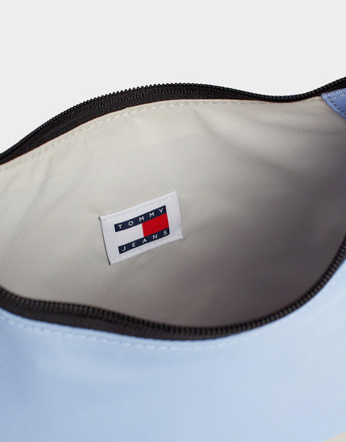 กระเป๋าสะพายไหล่ Essential Daily