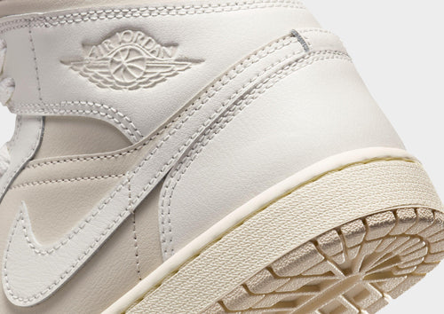 รองเท้าผู้หญิง Air Jordan 1 Mid