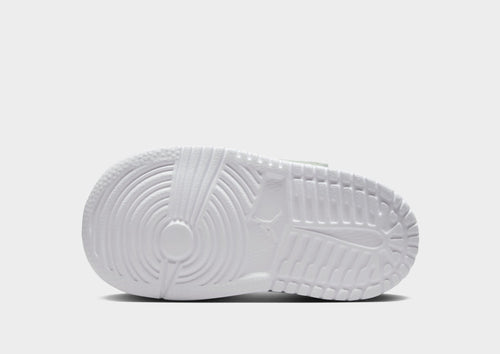 รองเท้าเด็กวัยหัดเดิน Sky Jordan 1