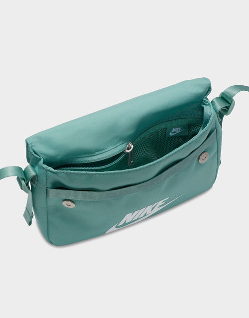 กระเป๋า Sportswear Futura 365 (3L)