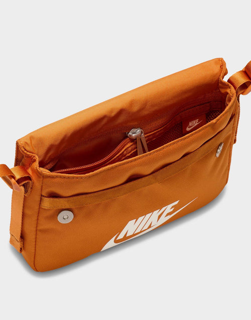 กระเป๋า Sportswear Futura 365 Crossbody (3L)