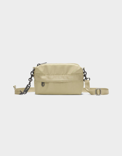 กระเป๋า Sportswear Futura Luxe Crossbody (1L)