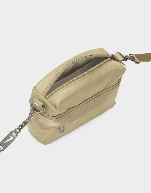 กระเป๋า Sportswear Futura Luxe Crossbody (1L)