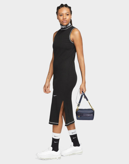 กระเป๋าคาด Sportswear Futura Luxe Crossbody (1L)