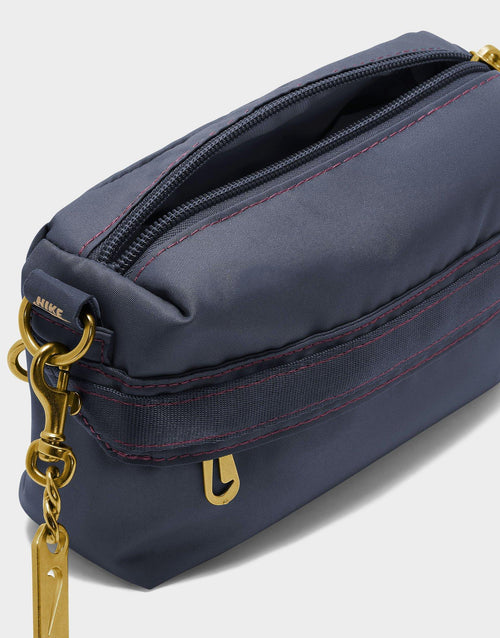 กระเป๋าคาด Sportswear Futura Luxe Crossbody (1L)