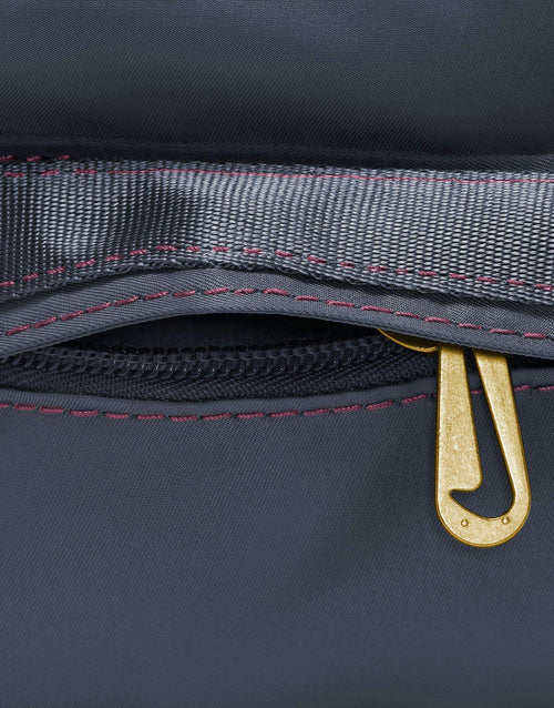 กระเป๋าคาด Sportswear Futura Luxe Crossbody (1L)