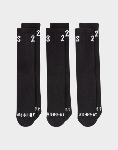 ถุงเท้า Essentials Crew (แพค 3)