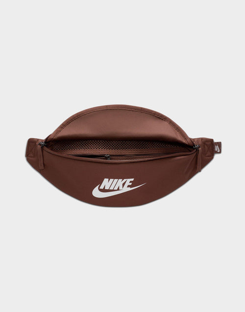 กระเป๋าคาดเอว Heritage Waistpack (3L)
