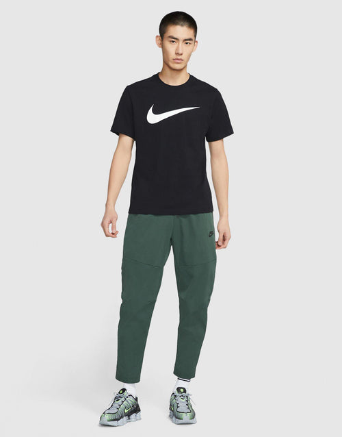 เสื้อยืดผู้ชาย Sportswear Swoosh