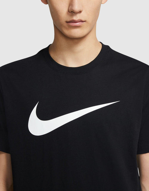 เสื้อยืดผู้ชาย Sportswear Swoosh