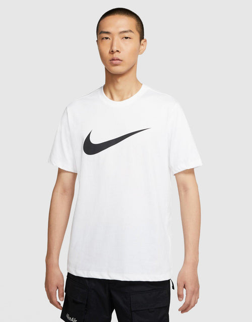เสื้อยืดผู้ชาย Sportswear Swoosh