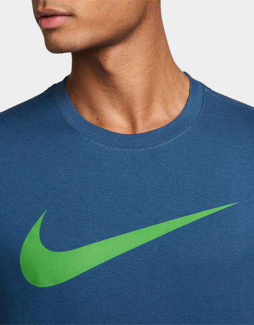 เสื้อยืดผู้ชาย Sportswear Swoosh