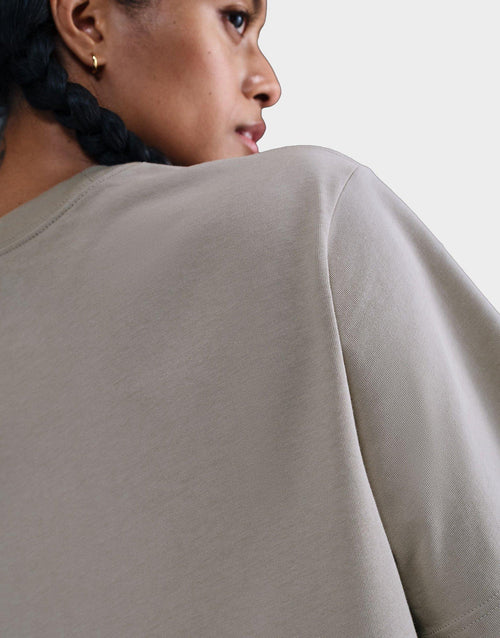 เสื้อยืดผู้หญิง Sportswear Essential Boxy