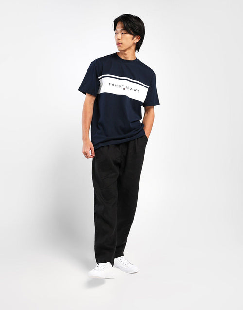 เสื้อยืดผู้ชาย Linear Logo