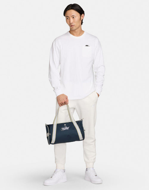 กระเป๋าสะพายข้าง Heritage Retro Duffel (13L)